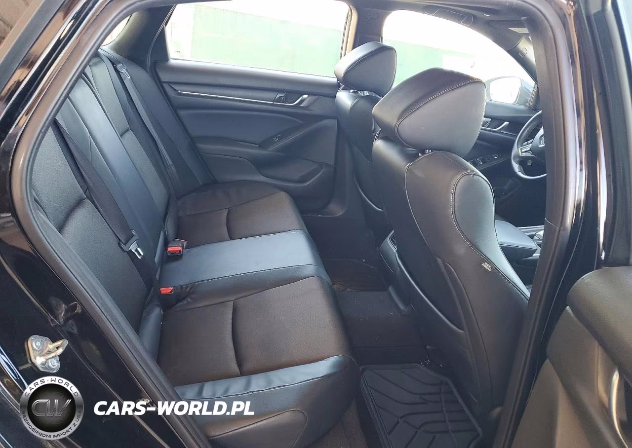 2018 Honda Accord Sport VIN:1HGCV2F3XJA049084 - 10