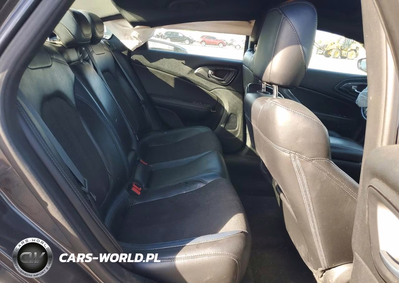 2015 Chrysler 200 S VIN:1C3CCCDG4FN543901 - 10