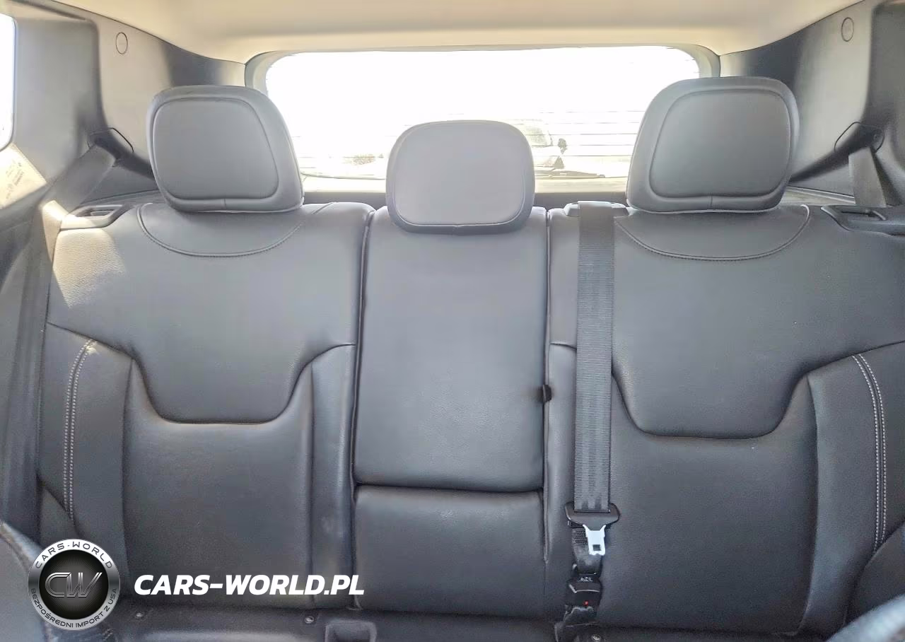 2015 Jeep Renegade Limited VIN:ZACCJADT9FPB43939 - 10