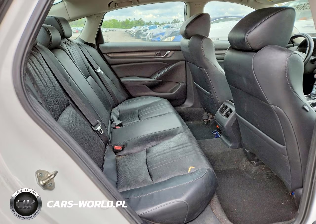 2018 Honda Accord Touring VIN:1HGCV1F96JA005677 - 10