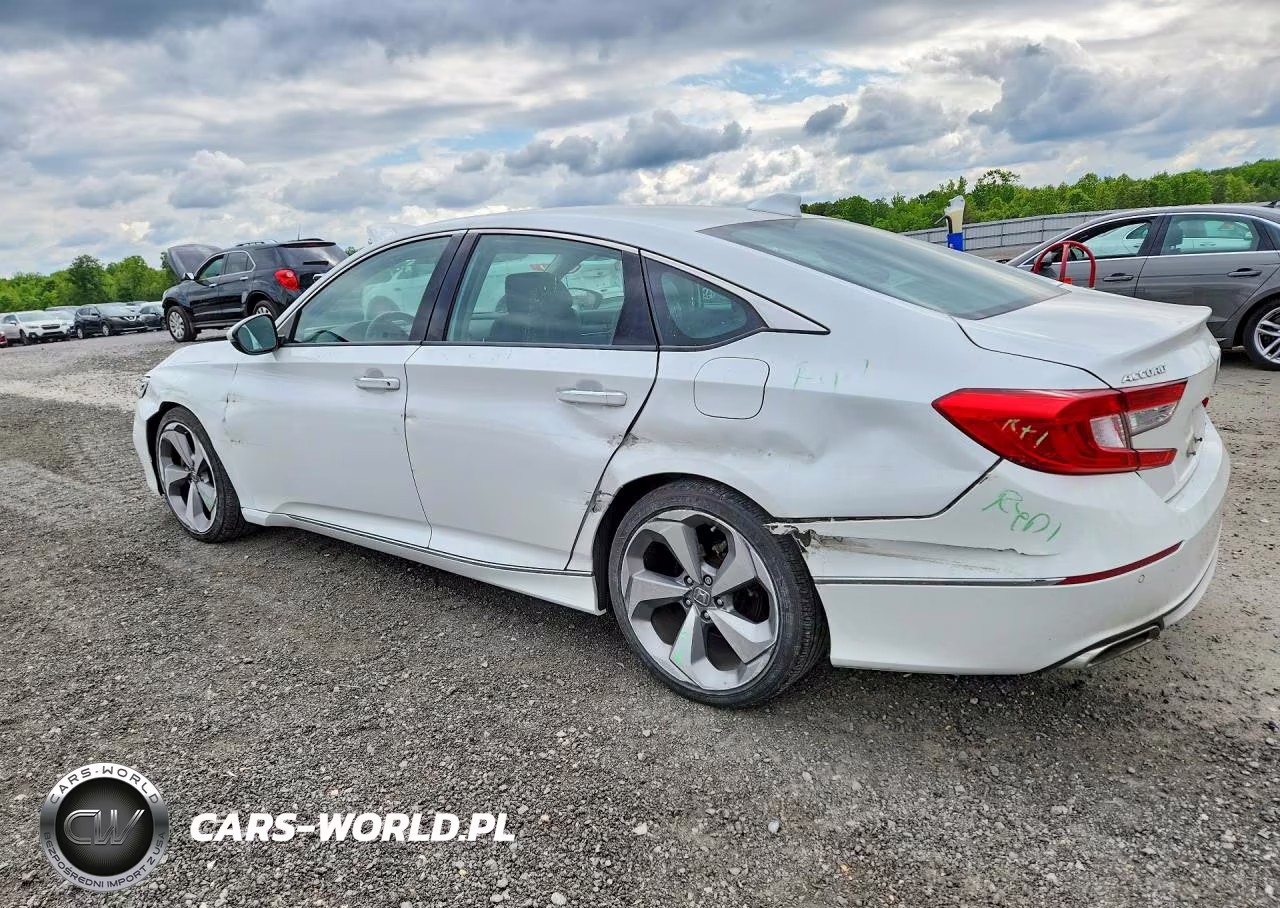 2018 Honda Accord Touring VIN:1HGCV1F96JA005677 - 2