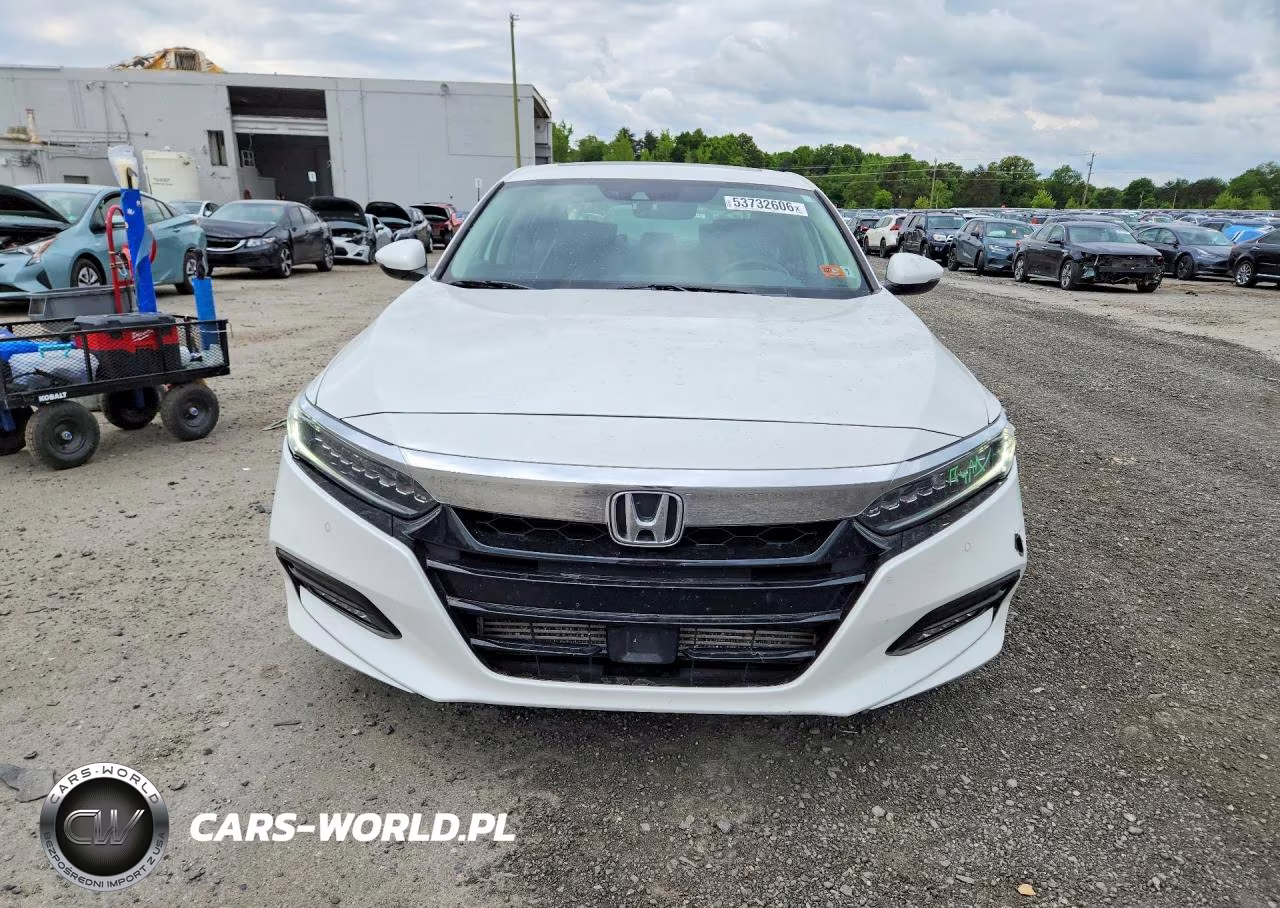 2018 Honda Accord Touring VIN:1HGCV1F96JA005677 - 5