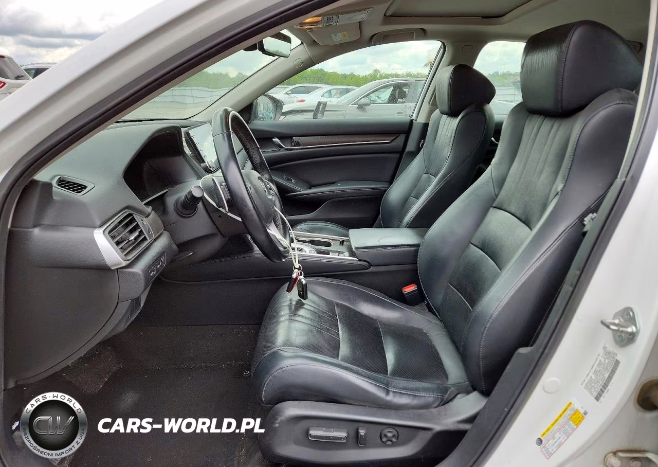 2018 Honda Accord Touring VIN:1HGCV1F96JA005677 - 7