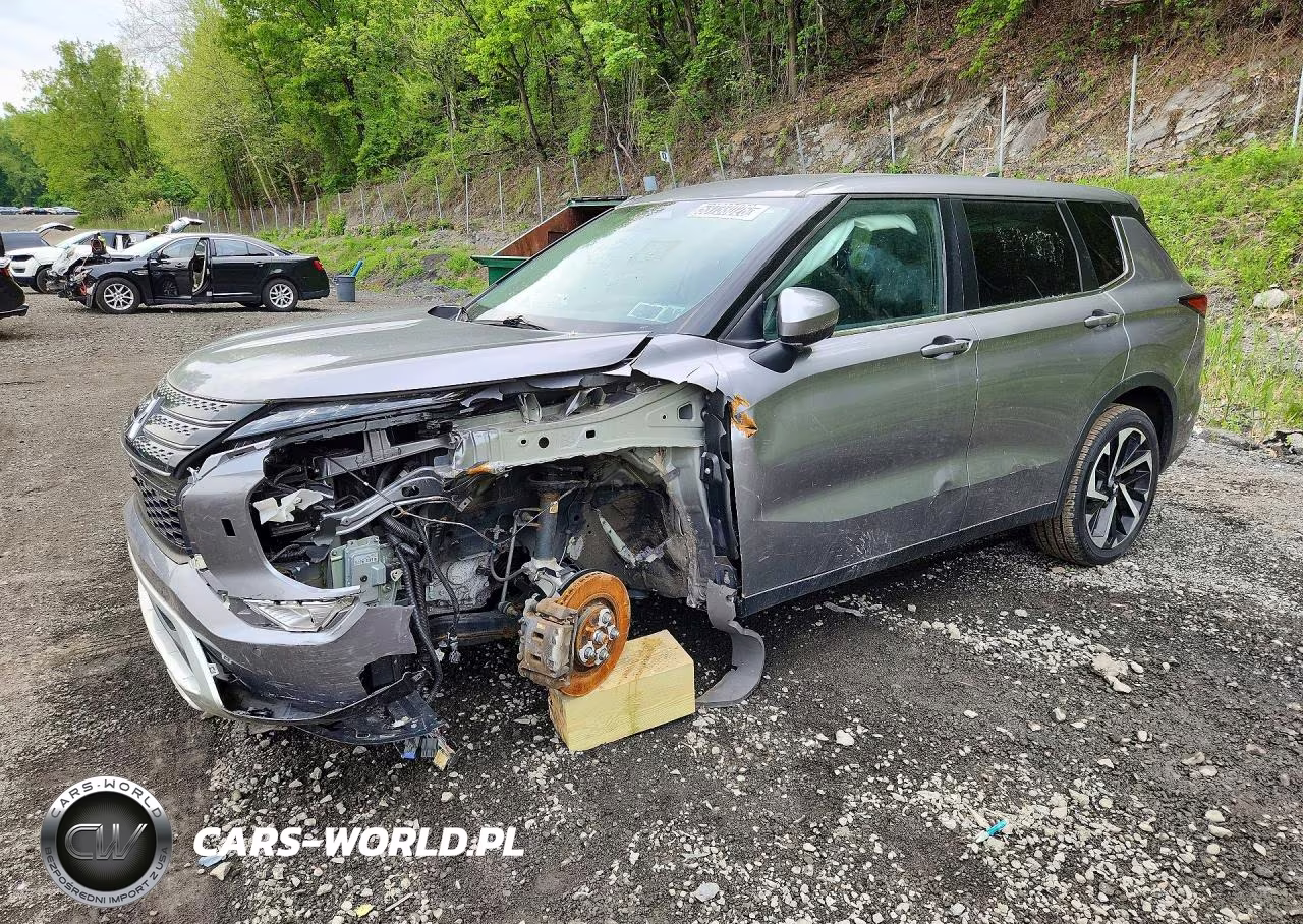 2022 Mitsubishi Outlander Se – zdjęcie 1 z 13
