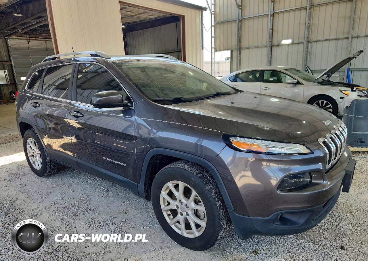 2018 Jeep Cherokee Latitude Plus VIN:1C4PJMLX4JD507621 - 4