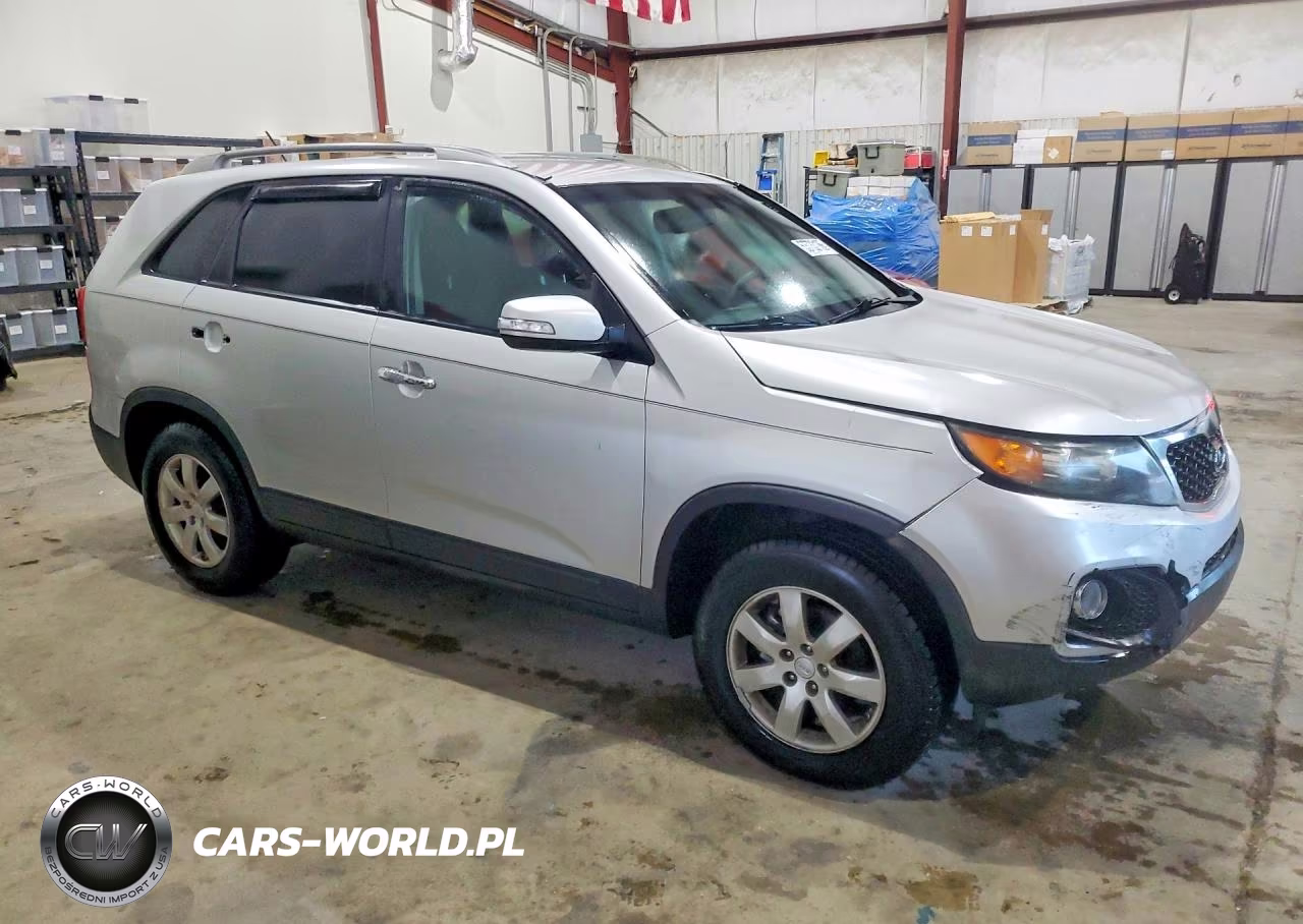 2011 Kia Sorento Lx VIN:5XYKT3A15BG155004 - 4