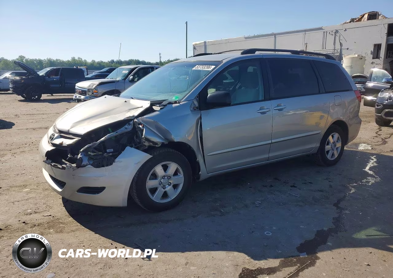2010 Toyota Sienna Le 7-Passenger