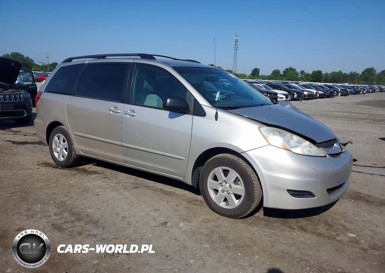 2010 Toyota Sienna Le 7-Passenger VIN:5TDKK4CCXAS296398 - 4
