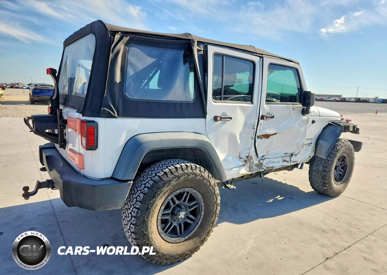 2013 Jeep Wrangler Unlimited Sport VIN:1C4BJWDG2DL634169 - 3