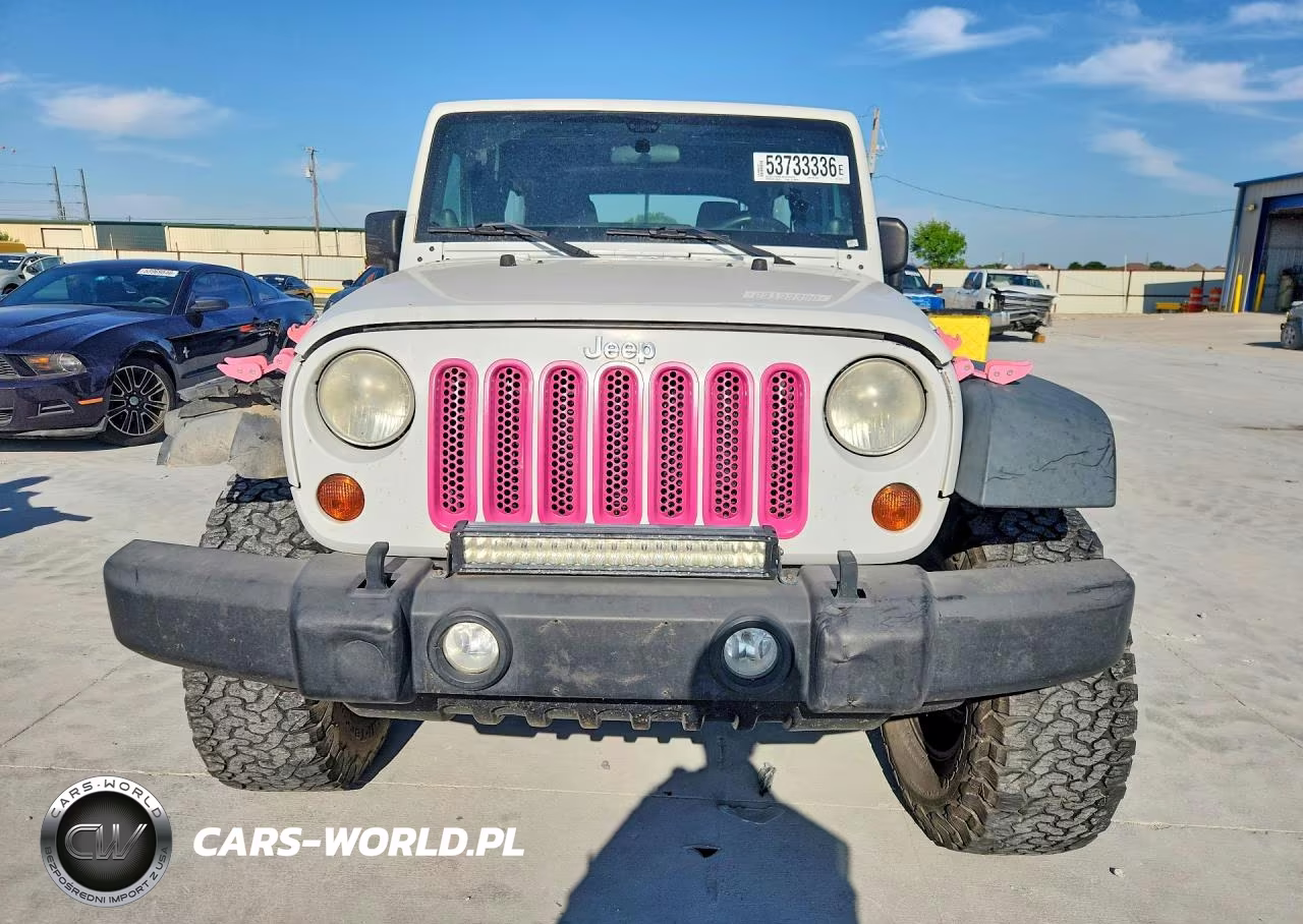 2013 Jeep Wrangler Unlimited Sport VIN:1C4BJWDG2DL634169 - 5