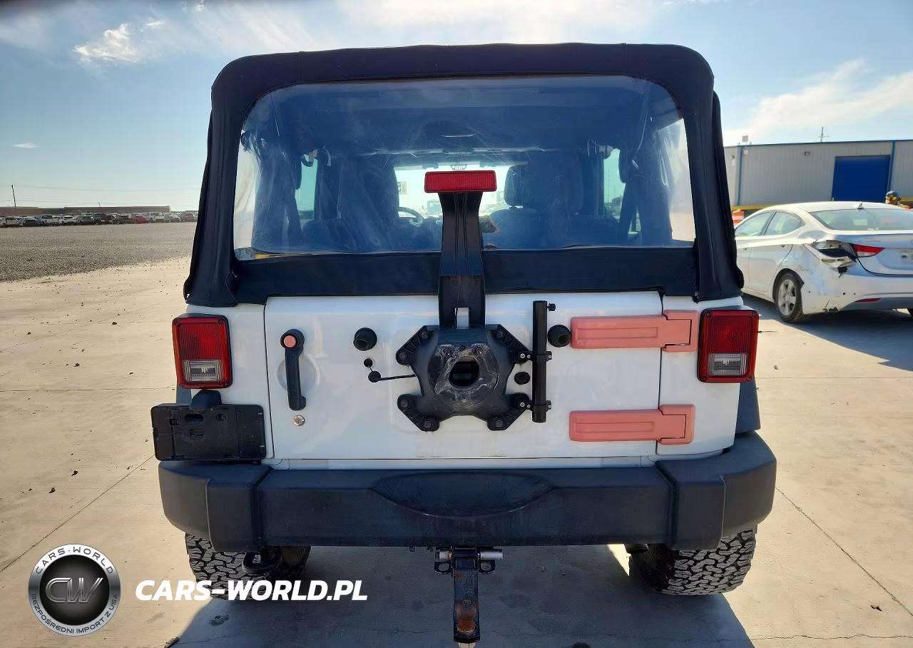2013 Jeep Wrangler Unlimited Sport VIN:1C4BJWDG2DL634169 - 6