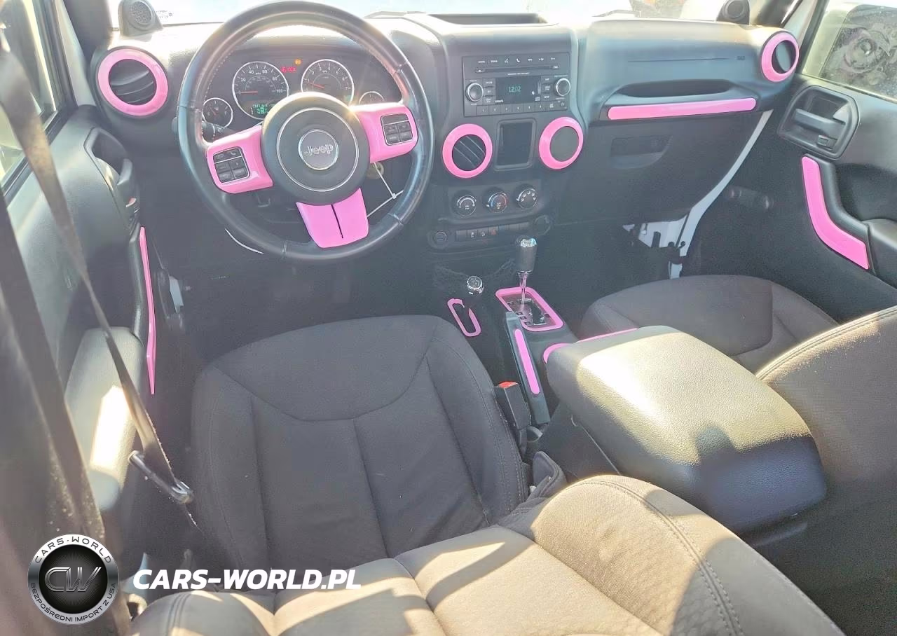 2013 Jeep Wrangler Unlimited Sport VIN:1C4BJWDG2DL634169 - 8