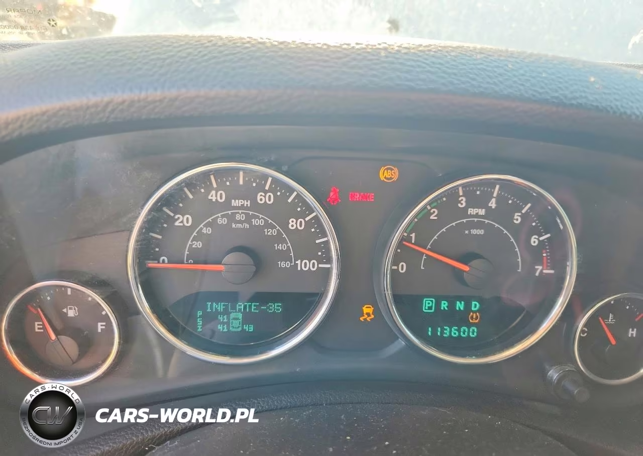 2013 Jeep Wrangler Unlimited Sport VIN:1C4BJWDG2DL634169 - 9