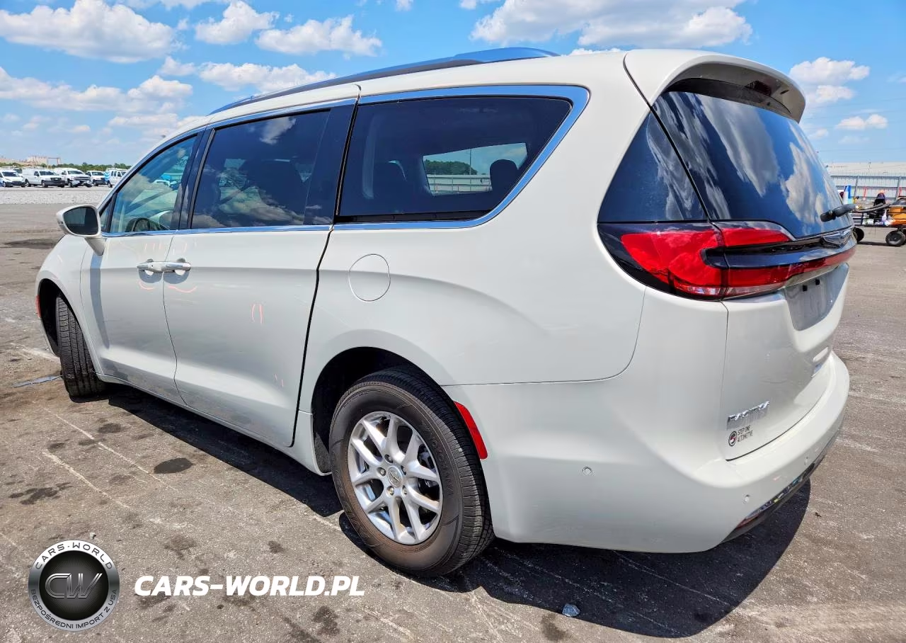 2021 Chrysler Pacifica Touring L VIN:2C4RC1BG3MR587434 - 2