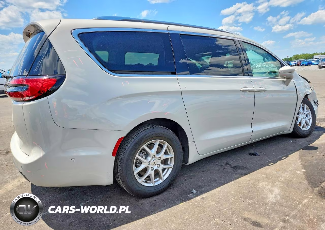 2021 Chrysler Pacifica Touring L VIN:2C4RC1BG3MR587434 - 3