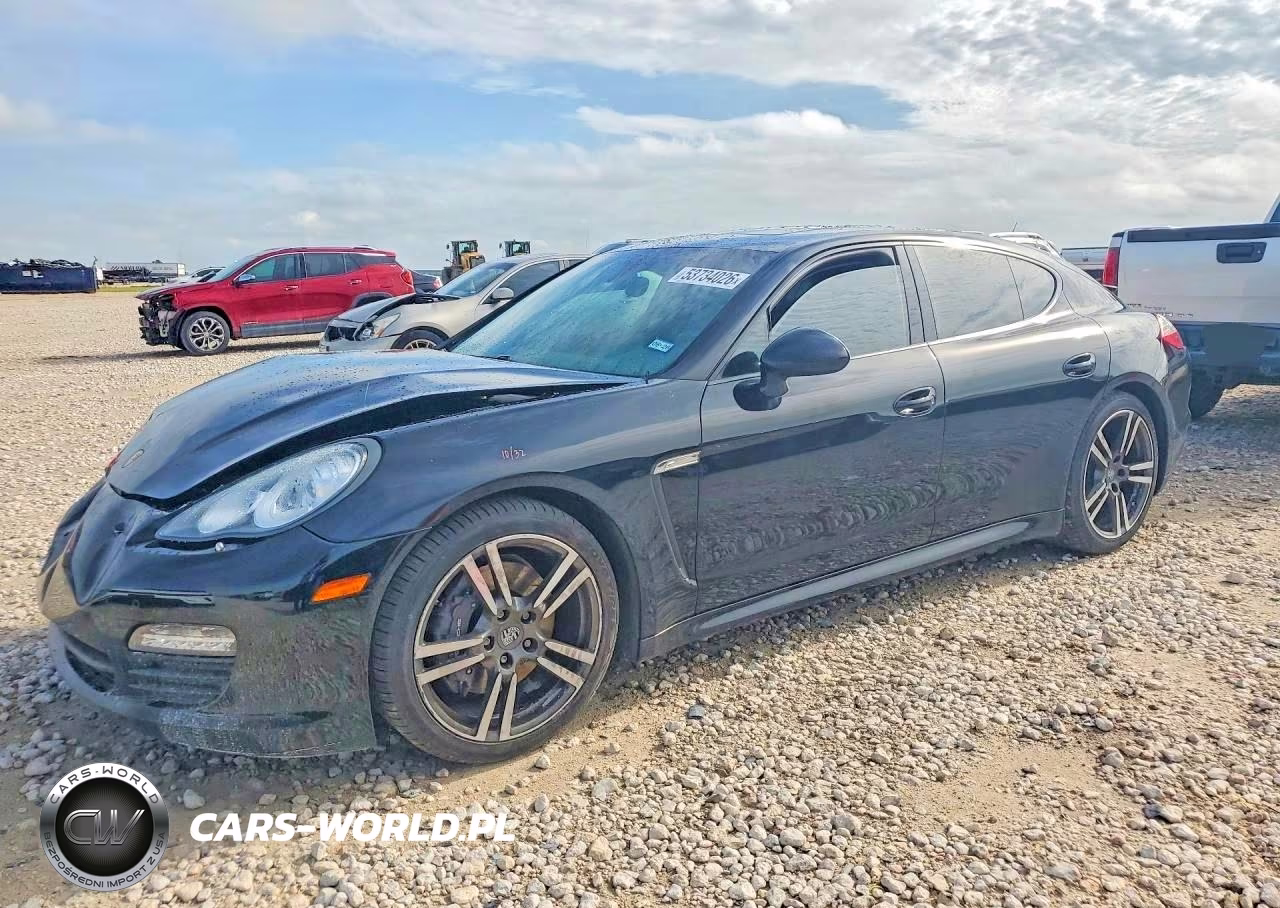 2011 Porsche Panamera 2