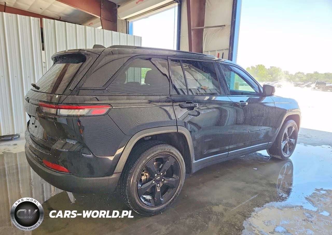2023 Jeep Grand Cherokee Laredo VIN:1C4RJHAG9PC517773 - 3