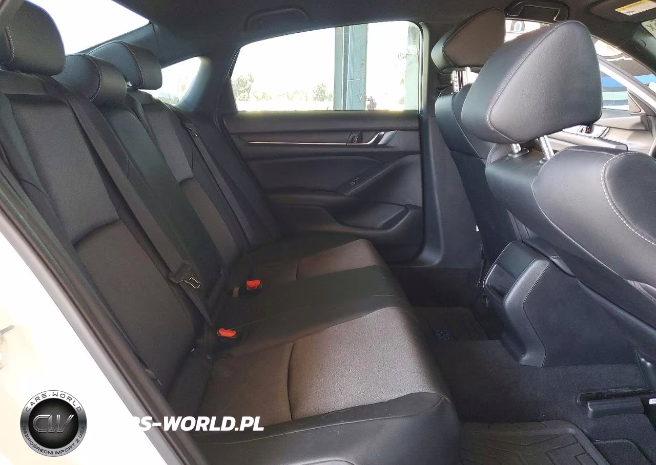2018 Honda Accord Sport VIN:1HGCV1F3XJA141161 - 10