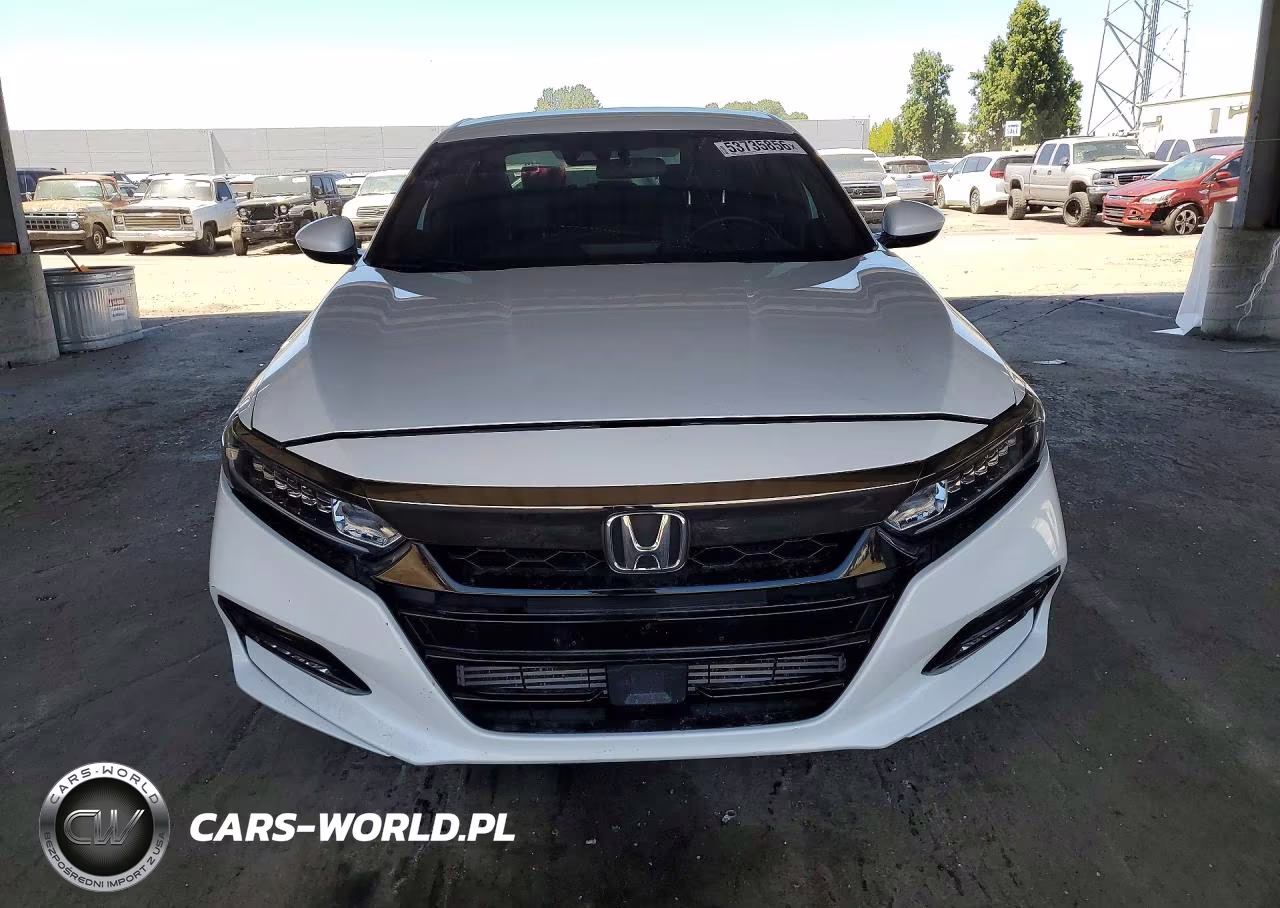 2018 Honda Accord Sport VIN:1HGCV1F3XJA141161 - 5