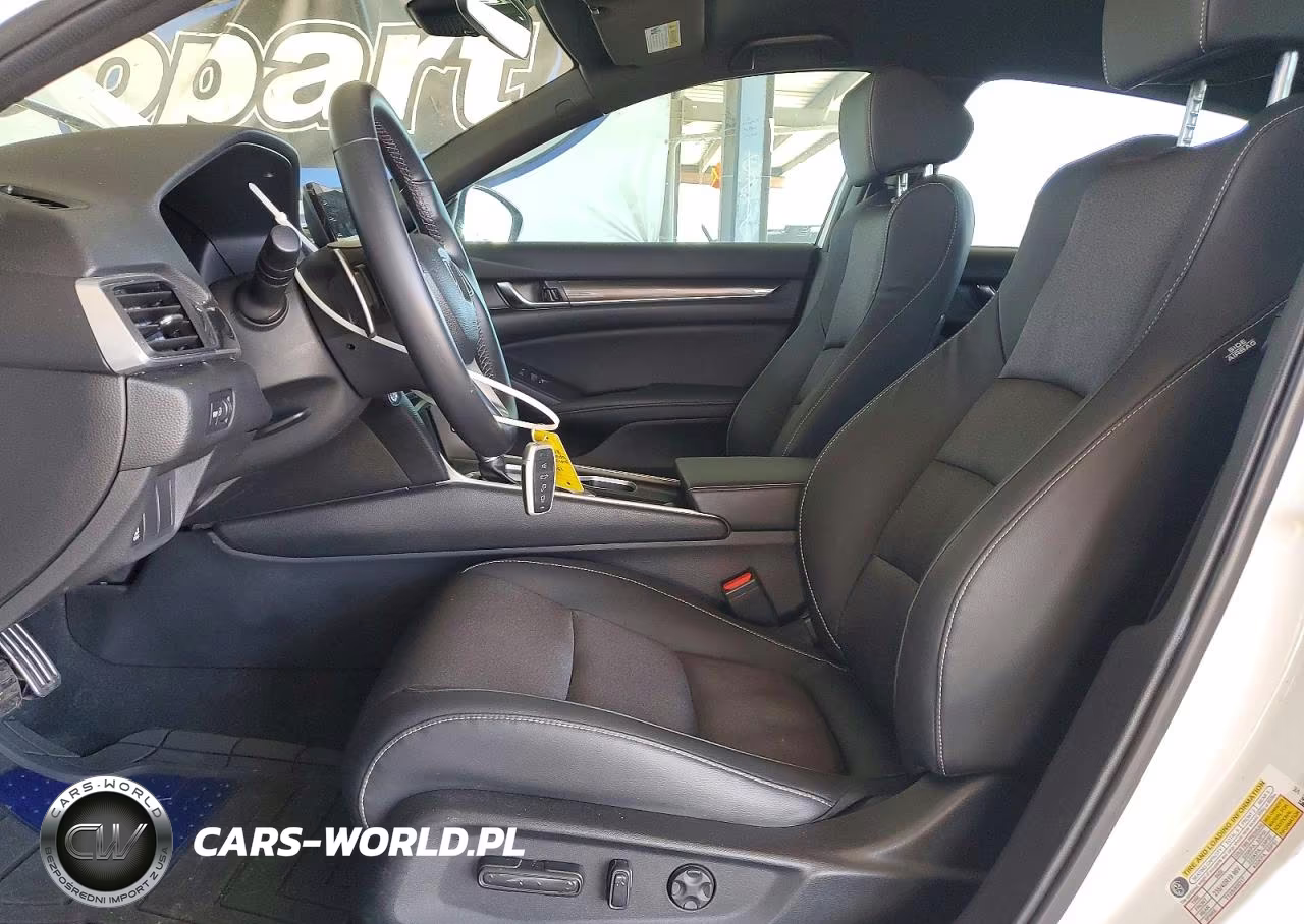 2018 Honda Accord Sport VIN:1HGCV1F3XJA141161 - 7