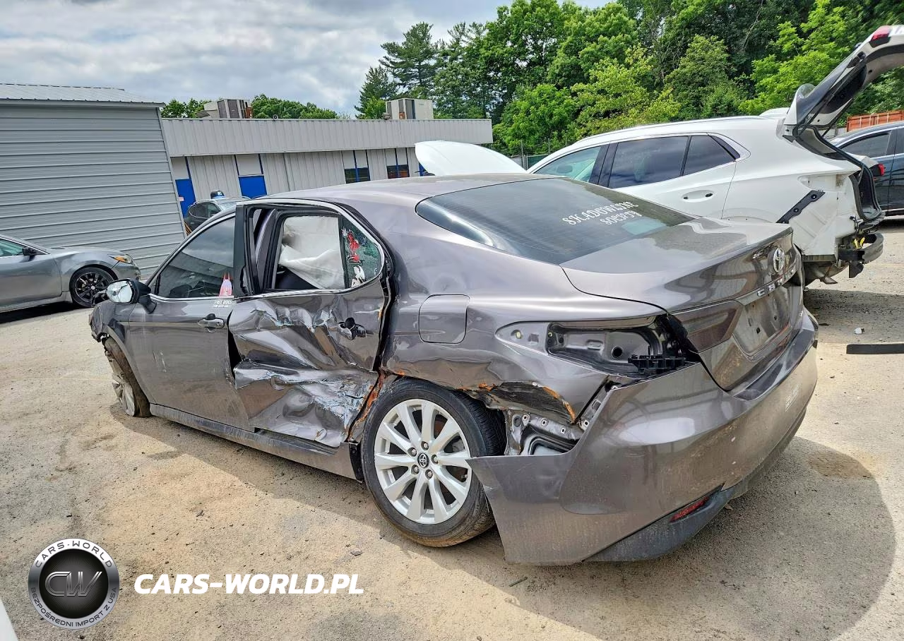 2018 Toyota Camry Le VIN:4T1B11HK6JU616471 - 2