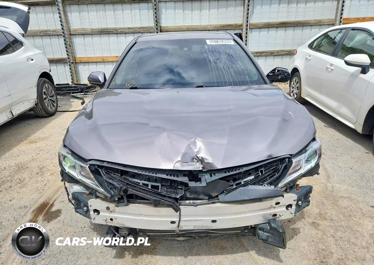 2018 Toyota Camry Le VIN:4T1B11HK6JU616471 - 5