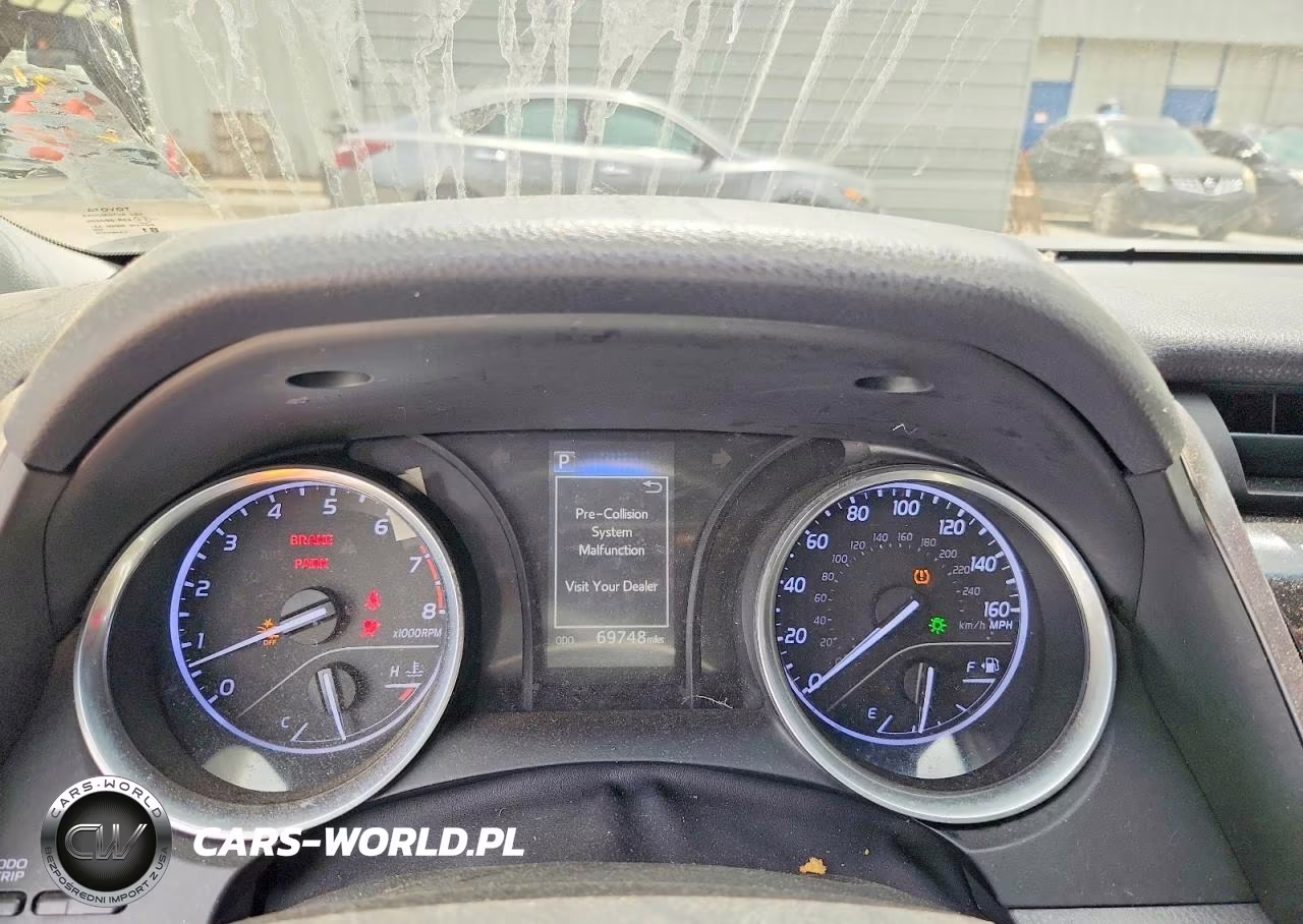2018 Toyota Camry Le VIN:4T1B11HK6JU616471 - 8