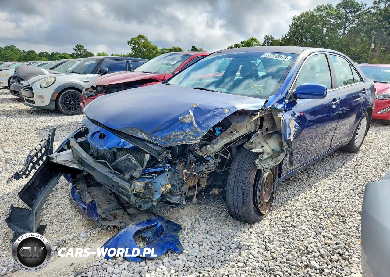 2010 Toyota Camry Le – zdjęcie 1 z 12