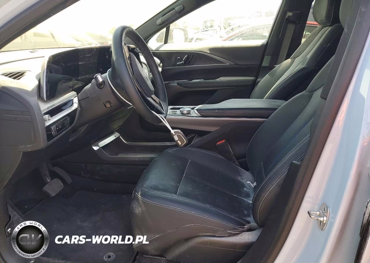2025 Cadillac Lyriq Sport VIN:1GYKPURL6SZ301910 - 7