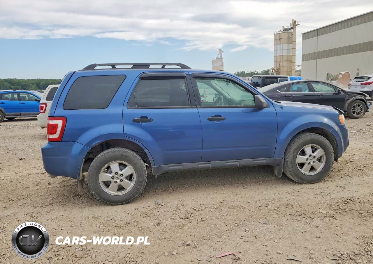 2010 Ford Escape Xlt VIN:1FMCU0DGXAKA70437 - 3