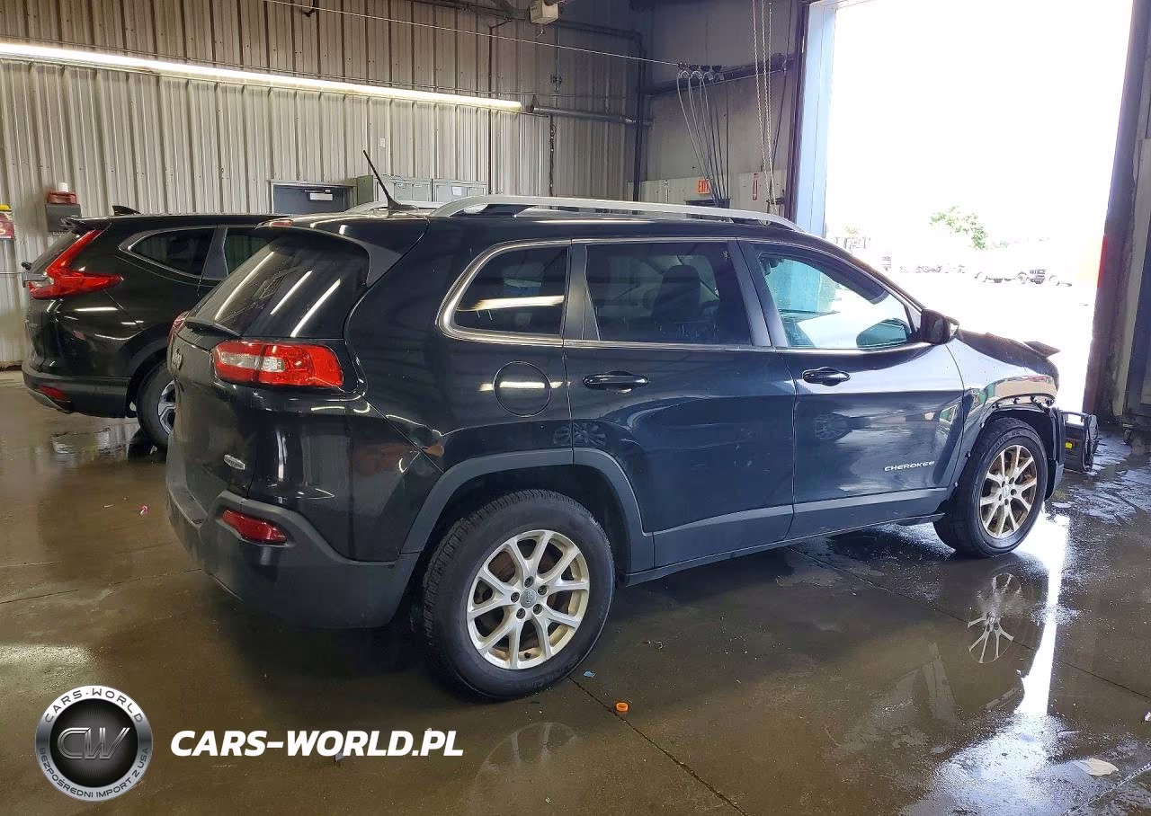 2015 Jeep Cherokee Latitude VIN:1C4PJMCB3FW553053 - 3
