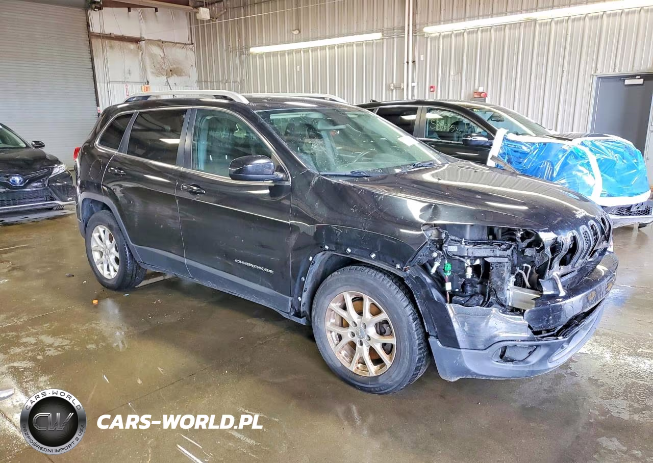 2015 Jeep Cherokee Latitude VIN:1C4PJMCB3FW553053 - 4