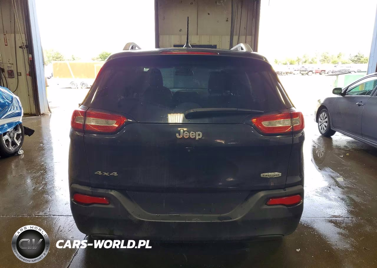 2015 Jeep Cherokee Latitude VIN:1C4PJMCB3FW553053 - 6