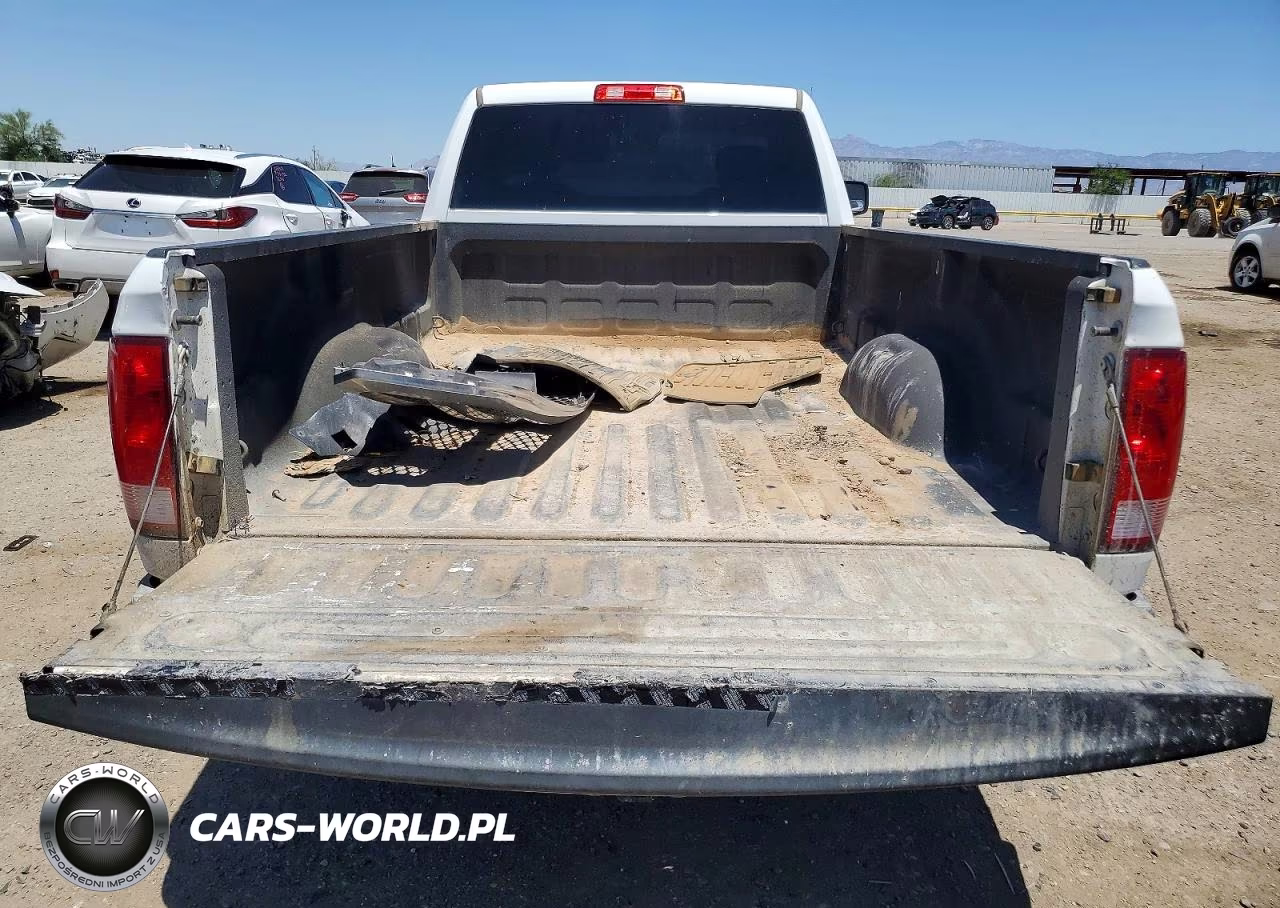2019 Ram 1500 Classic Tradesman VIN:3C6JR6DG7KG502336 - 10