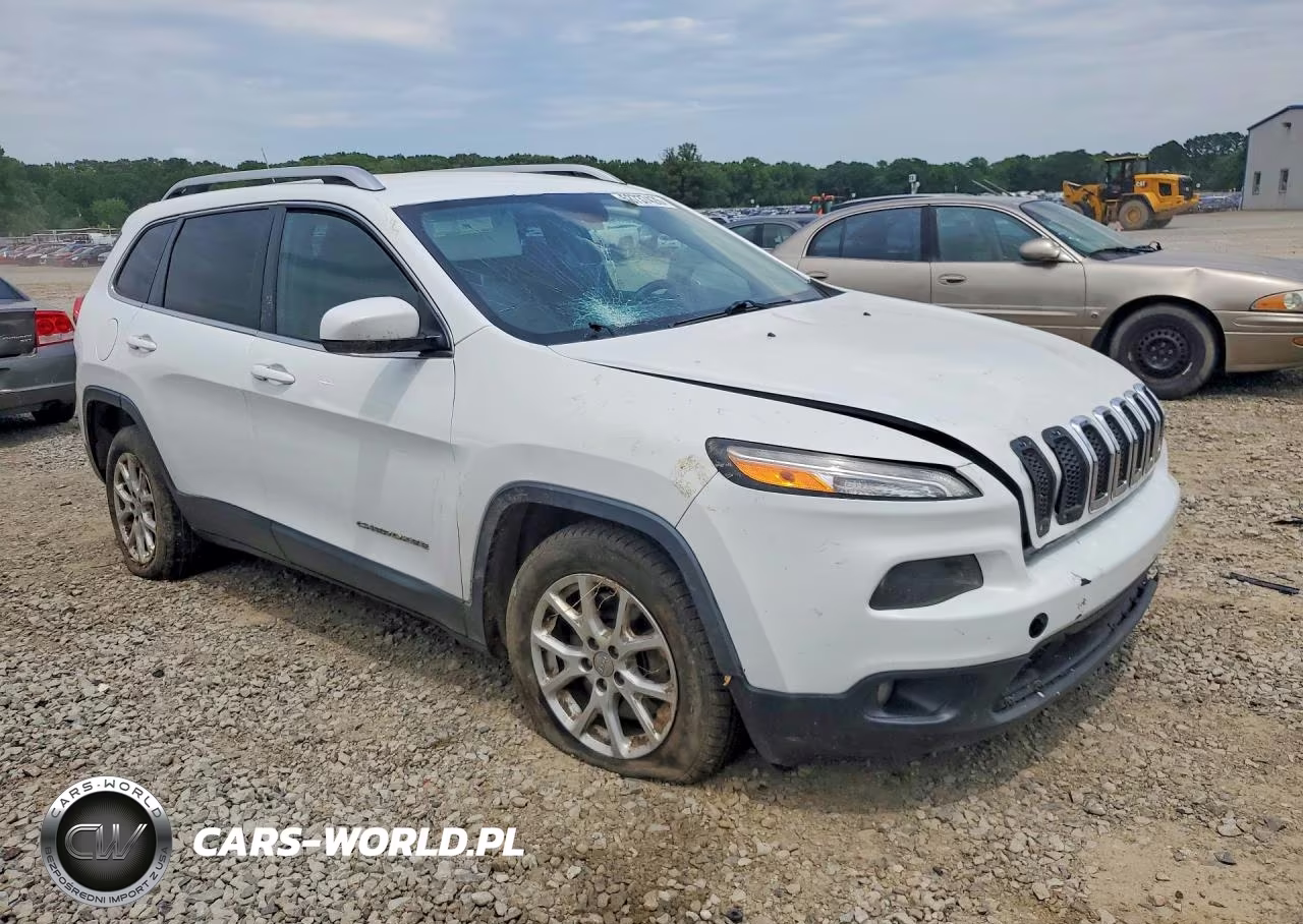 2015 Jeep Cherokee Latitude VIN:1C4PJLCB6FW670393 - 4
