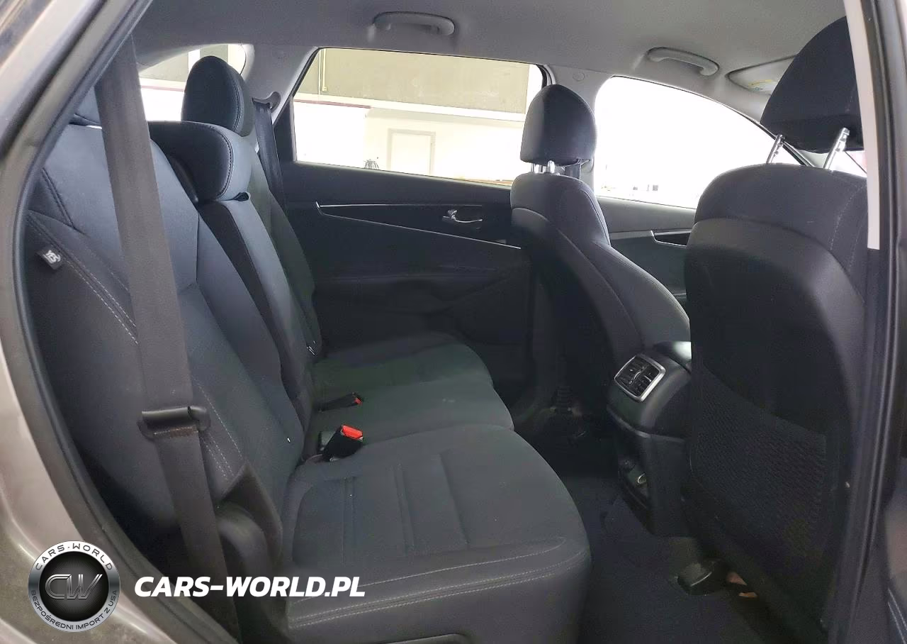 2018 Kia Sorento Lx VIN:5XYPGDA37JG427374 - 11