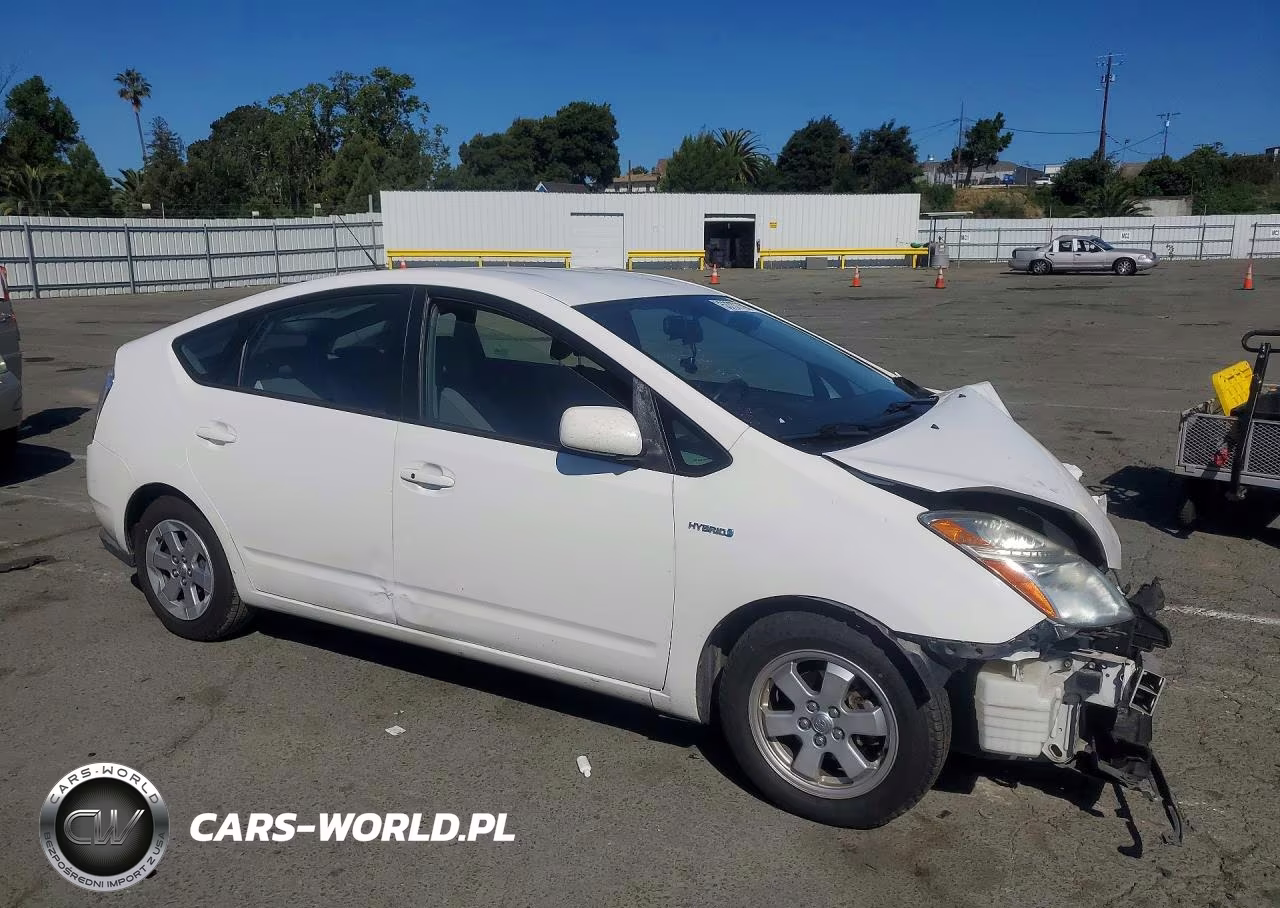 2008 Toyota Prius Base VIN:JTDKB20U383320960 - 4