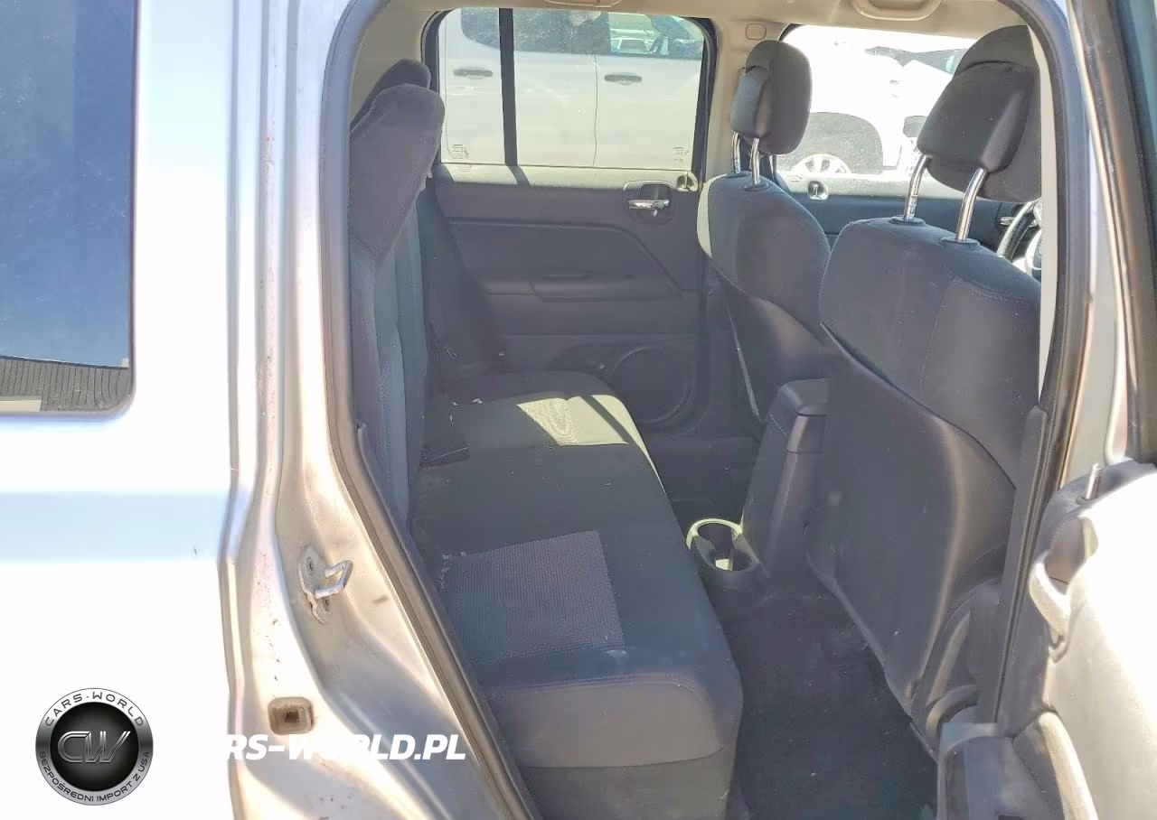 2013 Jeep Patriot Latitude VIN:1C4NJPFA4DD116506 - 10