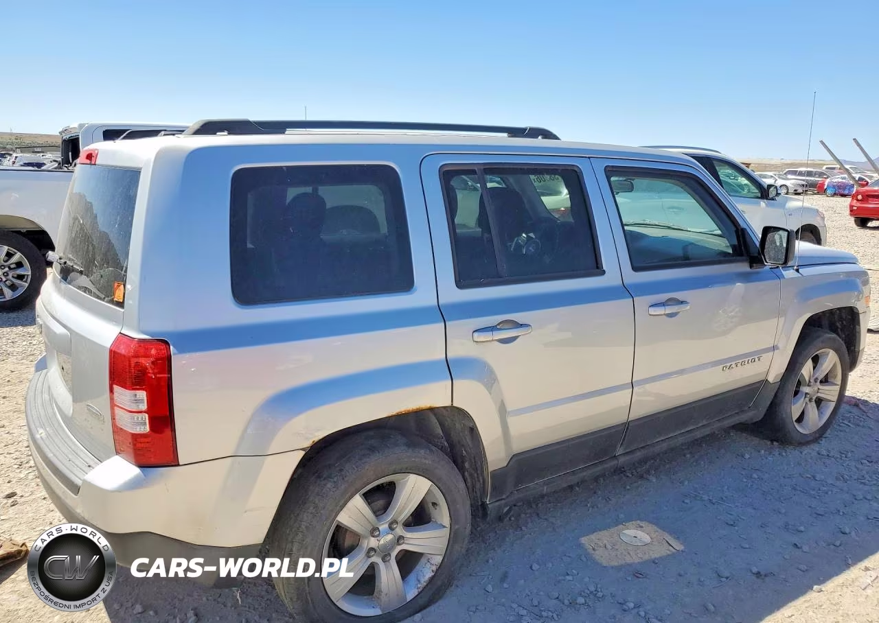 2013 Jeep Patriot Latitude VIN:1C4NJPFA4DD116506 - 3