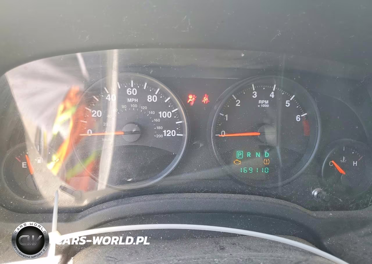 2013 Jeep Patriot Latitude VIN:1C4NJPFA4DD116506 - 9