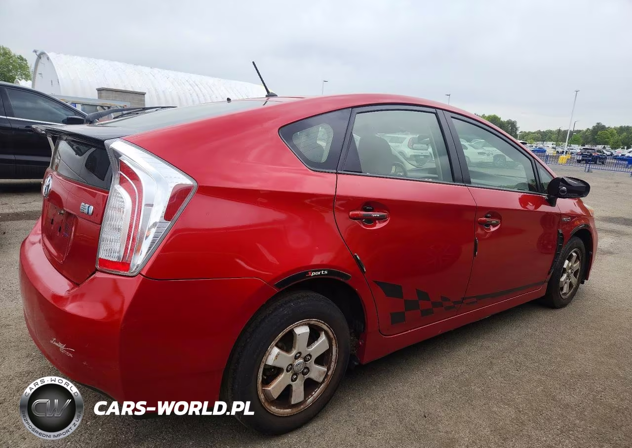 2014 Toyota Prius Two VIN:JTDKN3DUXE1760477 - 3