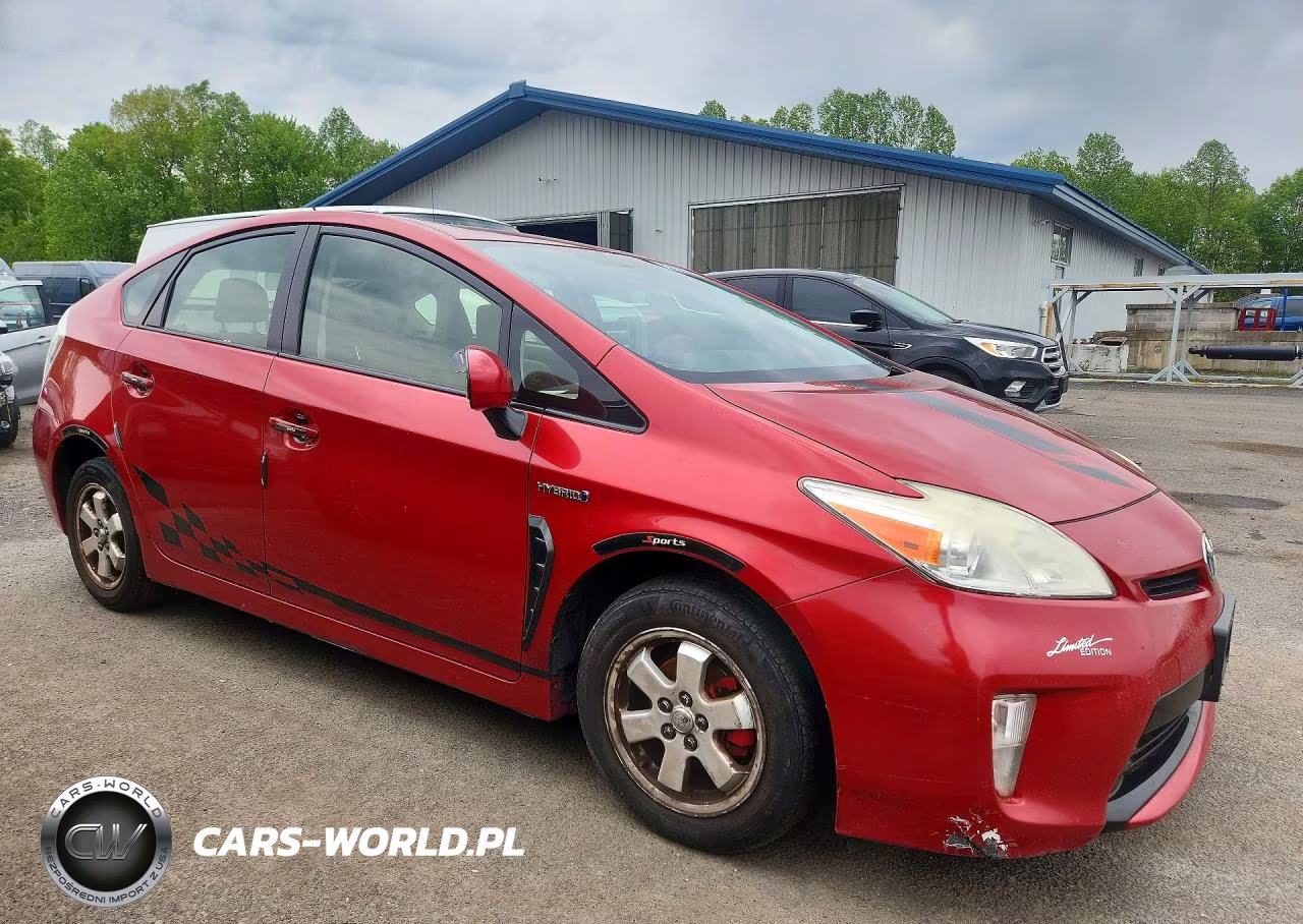2014 Toyota Prius Two VIN:JTDKN3DUXE1760477 - 4