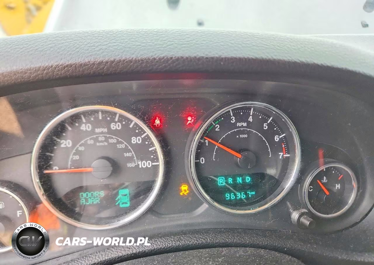 2017 Jeep Wrangler Unlimited Sahara VIN:1C4BJWEG0HL507215 - 9