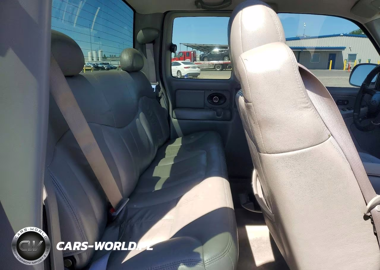 2000 Chevrolet Silverado C1500 VIN:2GCEC19T4Y1359075 - 10