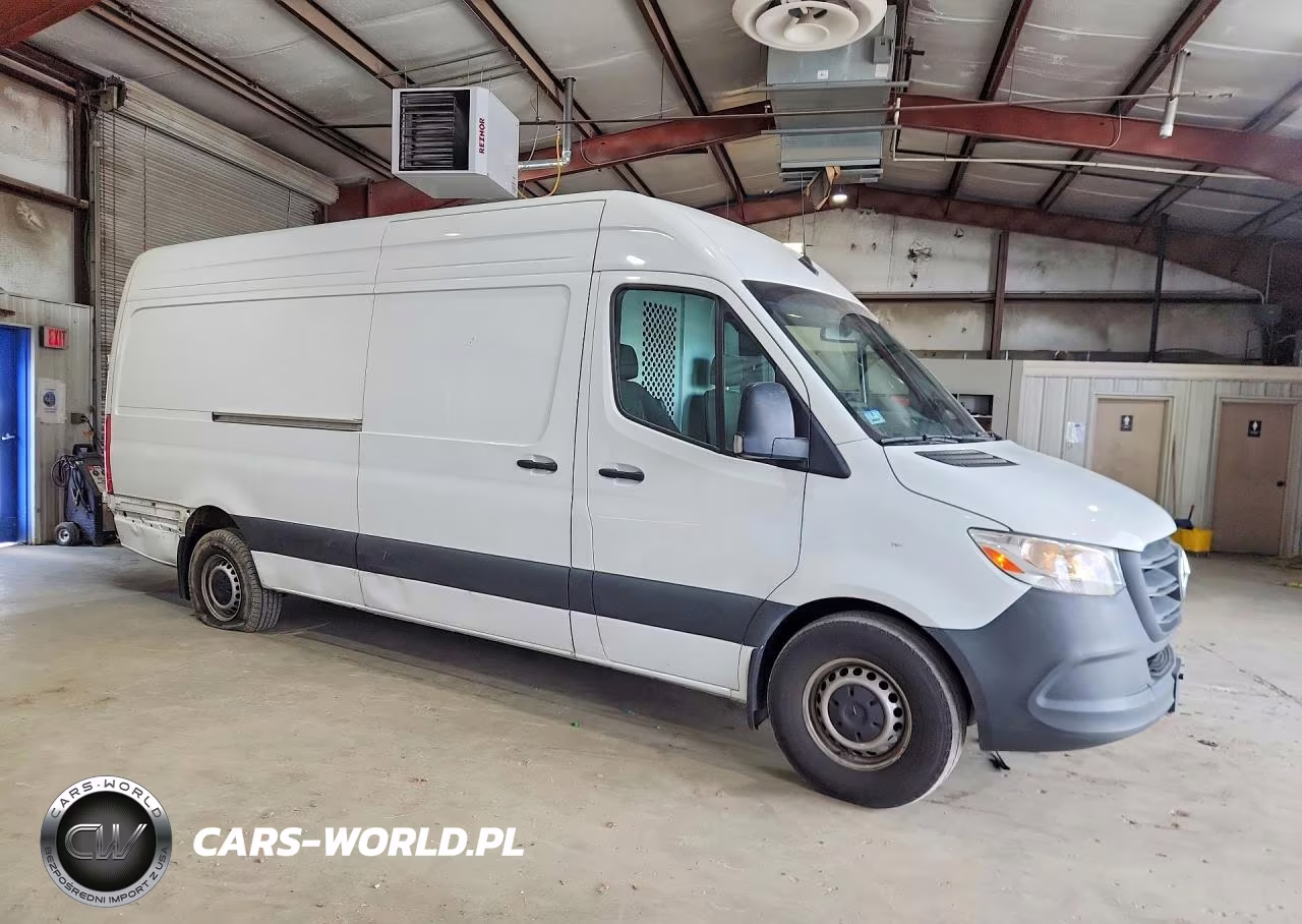 2025 Mercedes Benz Sprinter 2500 VIN:W1Y4KCHYXST202980 - 4