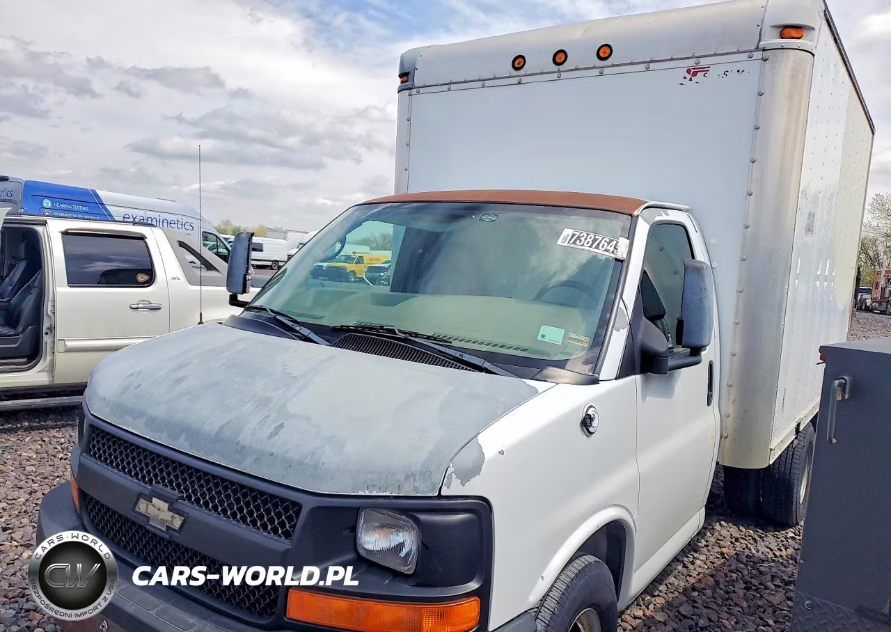 2007 Chevrolet Express Box Truck