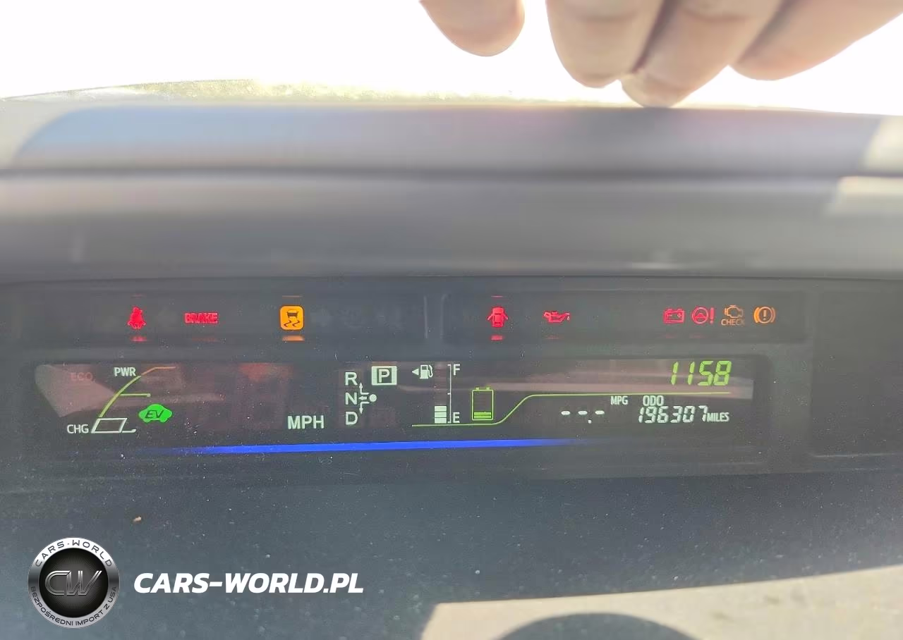 2012 Toyota Prius V Two VIN:JTDZN3EU9C3029621 - 9