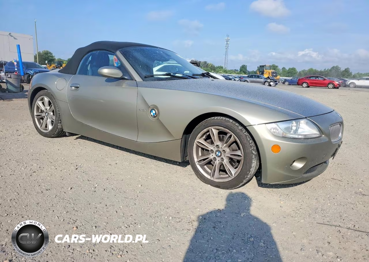 2005 BMW Z4 3.0 VIN:4USBT53525LT28184 - 4