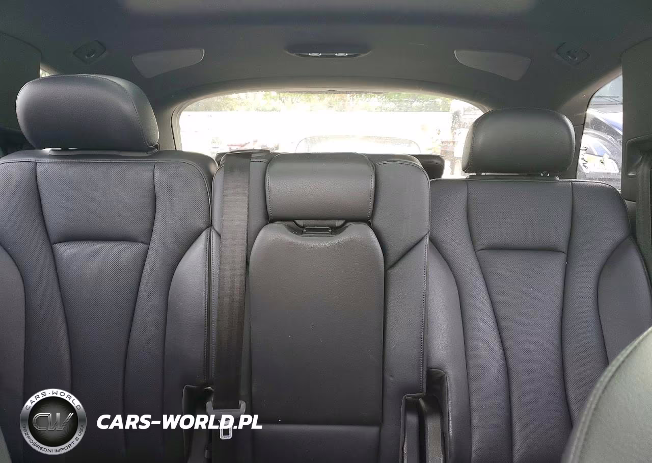 2018 Audi Q7 Prestige VIN:WA1VAAF71JD019111 - 10