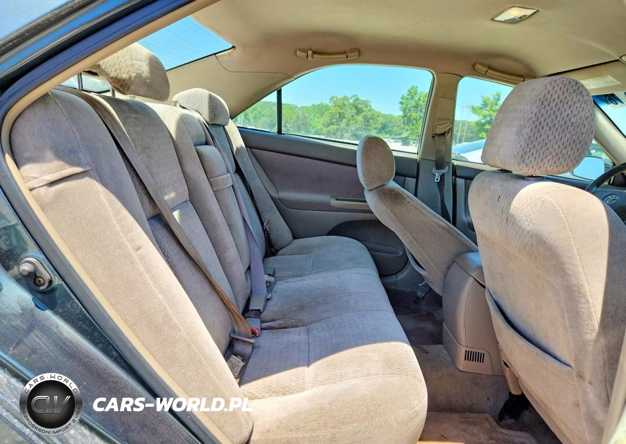 2003 Toyota Camry Le VIN:4T1BE32K43U682786 - 10